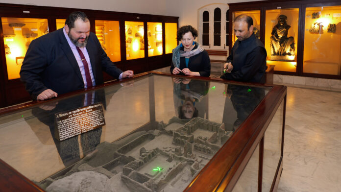 0623itn05 Principal Deputy Assistant Secretary Elizabeth Horst (center) and Consul General Panfilo Marquez (left) visit the Peshawar Museum, March 17. Photo by Saqib Jan