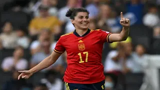 Man United push English women's title to wire after derby win