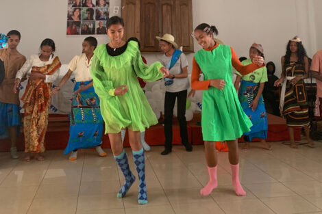 LIME students dancing in Lycee Andahalo