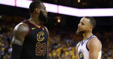 Steph Curry vs LeBron James championships
