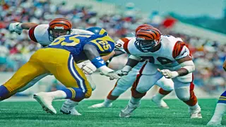 Who is the best offensive lineman to ever play American football?