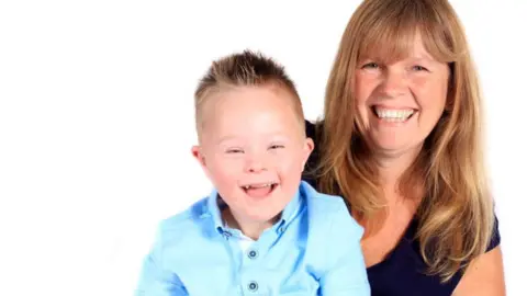 Lookphotos Lorraine and Jaxon