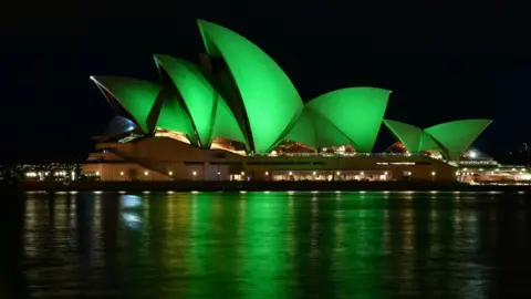 Tourism Ireland’s Global Greening Sydney Opera House goes green for St Patrick