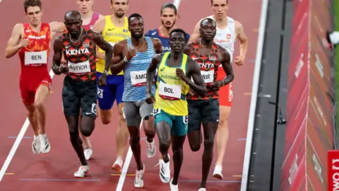 Getty Images Peter Bol leads the other finalists in the men's 800m final