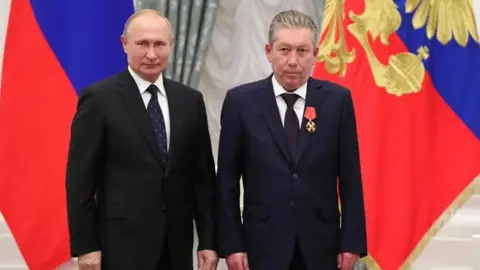 Kremlin Ravil Maganov was given a lifetime achievement award by President Vladimir Putin in 2019