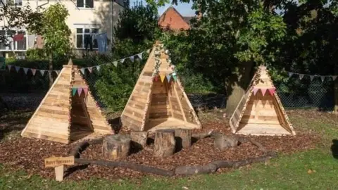Alan Fernihough Tipis on the site