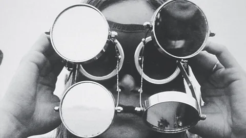 Lygia Clark, Óculos. 1968. (Courtesy of World of Lygia Clark Cultural Association. Photo: Eduardo Clark)
