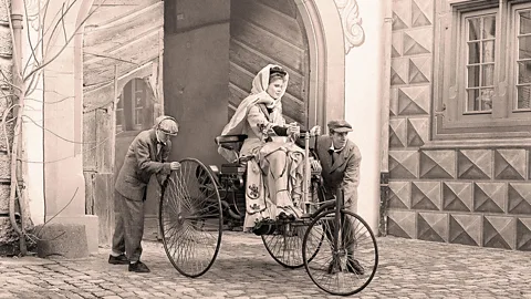 Hi-Story/Alamy Bertha’s 194km round-trip drive jumpstarted the era of the automobile (Credit: Hi-Story/Alamy)