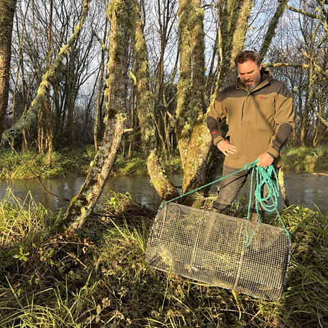 Jessica Wynne Lockhart Guests at Kohutapu Lodge can get involved in a number of cultural activities, including learning to eel (Credit: Jessica Wynne Lockhart)