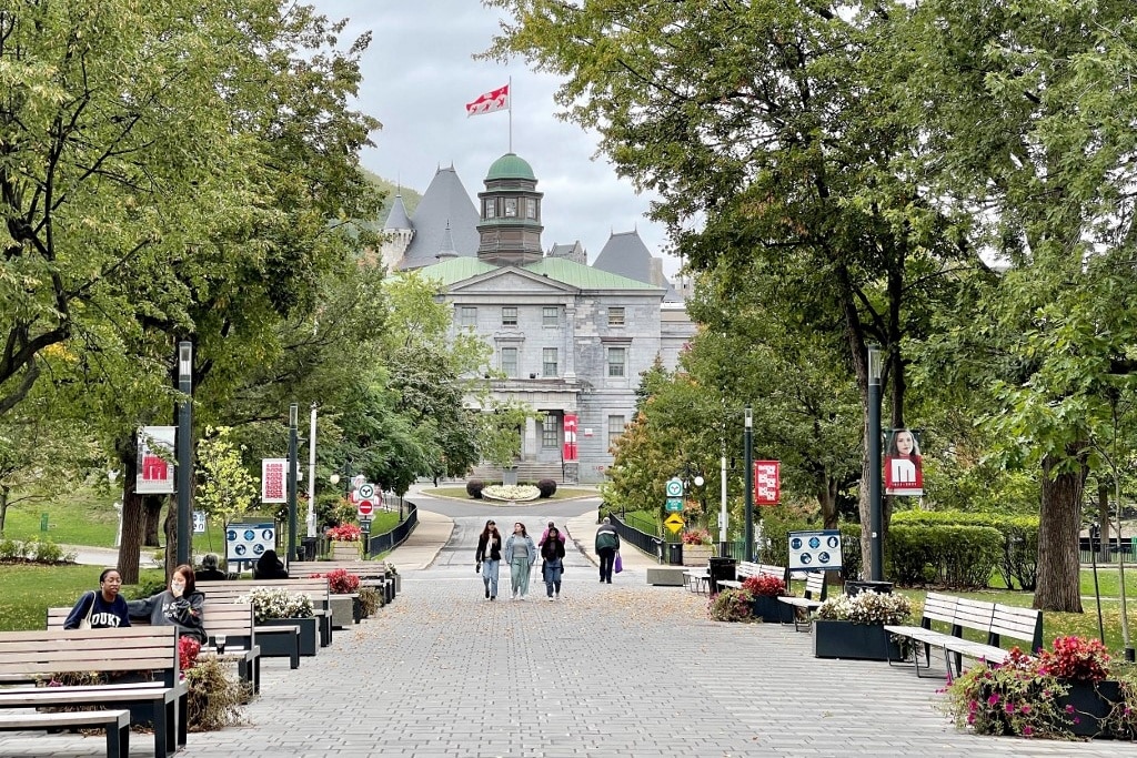 international students to canada, canadian housing crisis