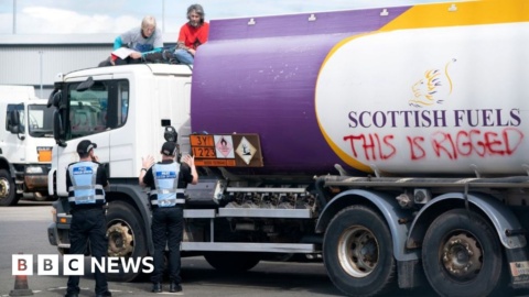 Twenty people arrested in Grangemouth climate protest
