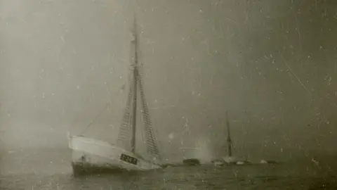 Photo courtesy of Tore Topp Quest sinking in the Labrador Sea