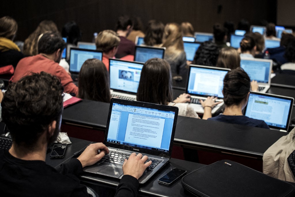 best ai writing detectors