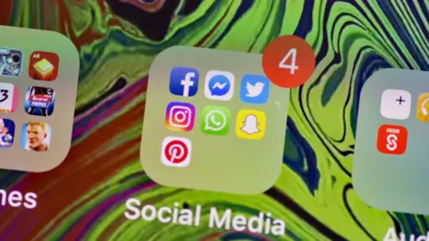 PA Social media icons Facebook, Messenger, Twitter, Instagram, WhatsApp, Snapchat and Pinterest