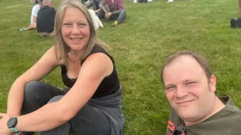 Rob Clark Rob and Ali met at a mutual friend's wedding in 2001