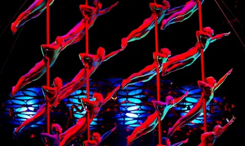 Scott Barbour Cirque du Soleil performers