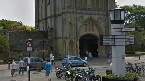 Google Maps People walking in central Bury St Edmunds