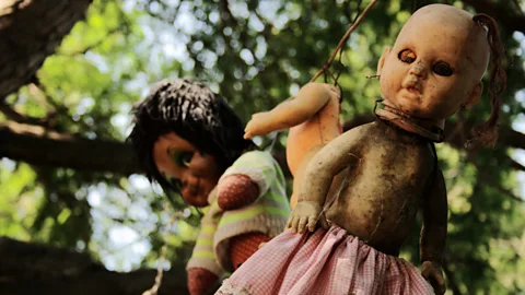 Esparta Palma/I see dead dolls/Flickr/CC BY 2.0 A horrific accident transformed this beautiful floating garden into the stuff of nightmares (Credit: Esparta Palma/I see dead dolls/Flickr/CC BY 2.0)
