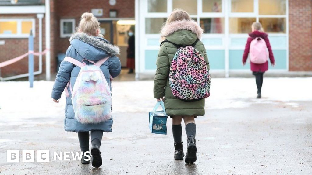Nursery staff ‘torn between duty and fear’ Nursery staff ‘torn between duty and fear’