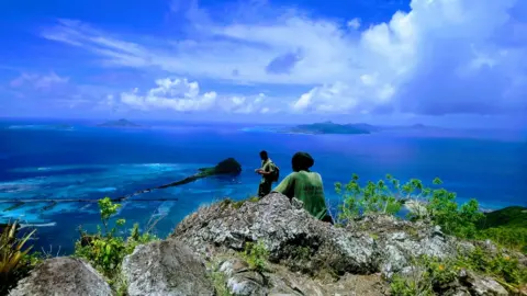 FFI/Roseman Wardens at work on Mount Taboi, Union Island's highest peak