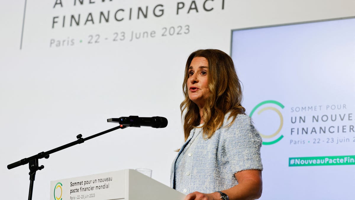 Who are the biggest philanthropists in America?