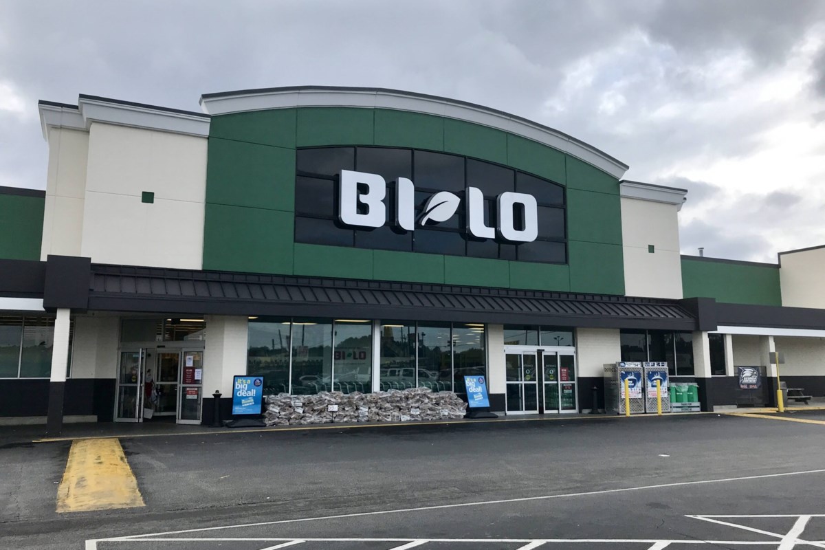 Heroes Shopping at BILO Received Free Groceries Last Night Heroes Shopping at BILO Received Free Groceries Last Night