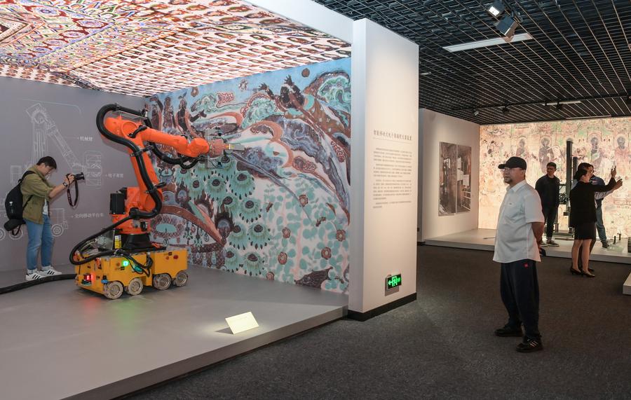 China develops robot for cultural relics protection-Xinhua