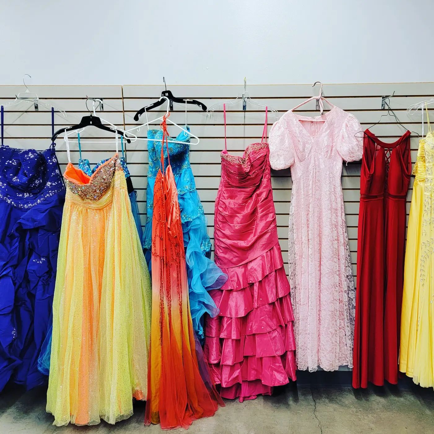 Champaign’s Annual Prom Dress Giveaway Honors Local Heroes, Unites Community in Acts of Generosity Champaign’s Annual Prom Dress Giveaway Honors Local Heroes, Unites Community in Acts of Generosity