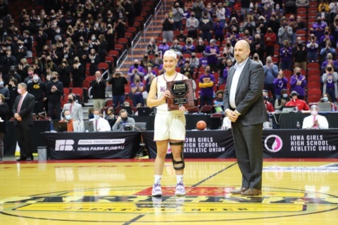 Waukee’s Lindsey Kelderman receives 2021 Iowa Bankers Association Student Athlete Achievement Award