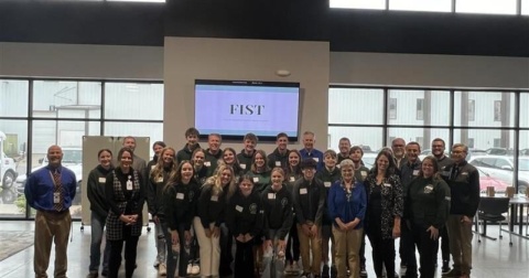 Student philanthropists present findings | Heraldrepublican