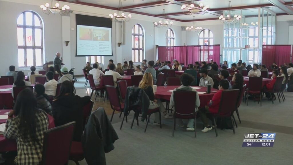 New American students tackle ethical leadership lessons thanks to Gannon University New American students tackle ethical leadership lessons thanks to Gannon University