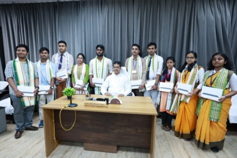 Tripura CM Dr Manik Saha Felicitates Students’ for Academic Excellence in Board Exams