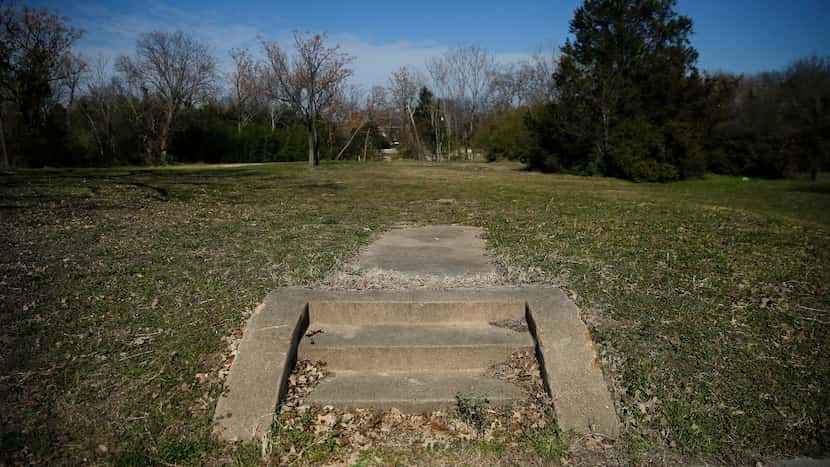 Dallas examines ways to improve preservation of neighborhoods without historic buildings