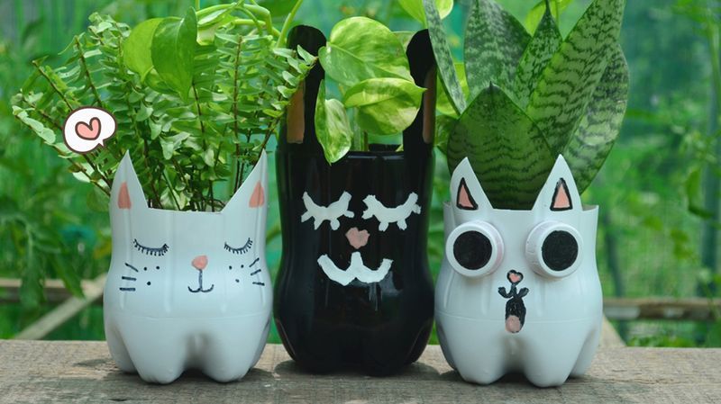 UGM Students Empower Children in Parangkusumo to Protect Environment