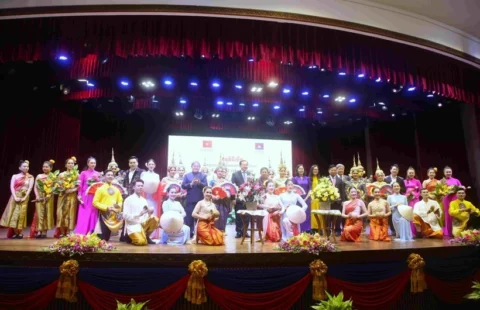 Cambodian press agencies commend success of Vietnam Culture Week