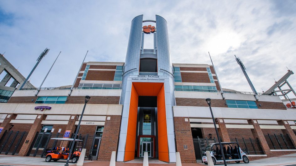 Education majors find valuable experience as student athlete mentors