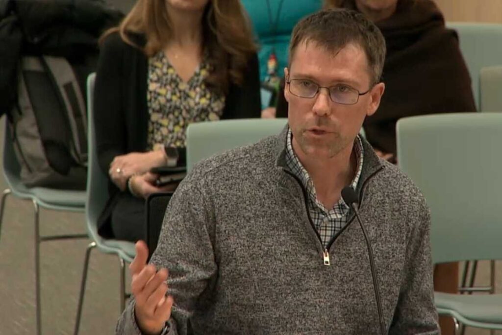 New committee to study how technology impacts academic performance among APS students