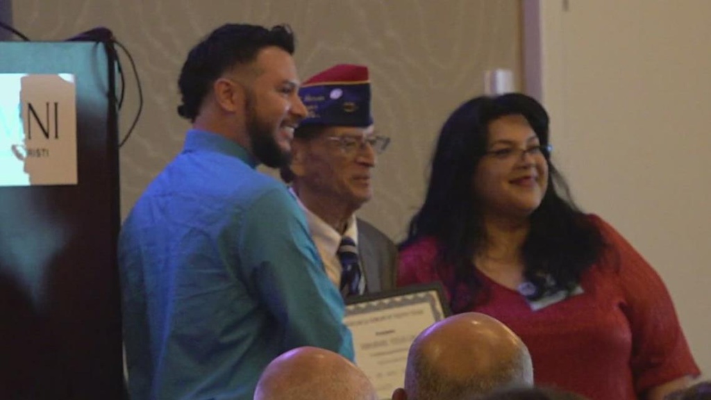 Students and veterans receive scholarships at 10th annual American GI Forum of South Texas banquet Students and veterans receive scholarships at 10th annual American GI Forum of South Texas banquet