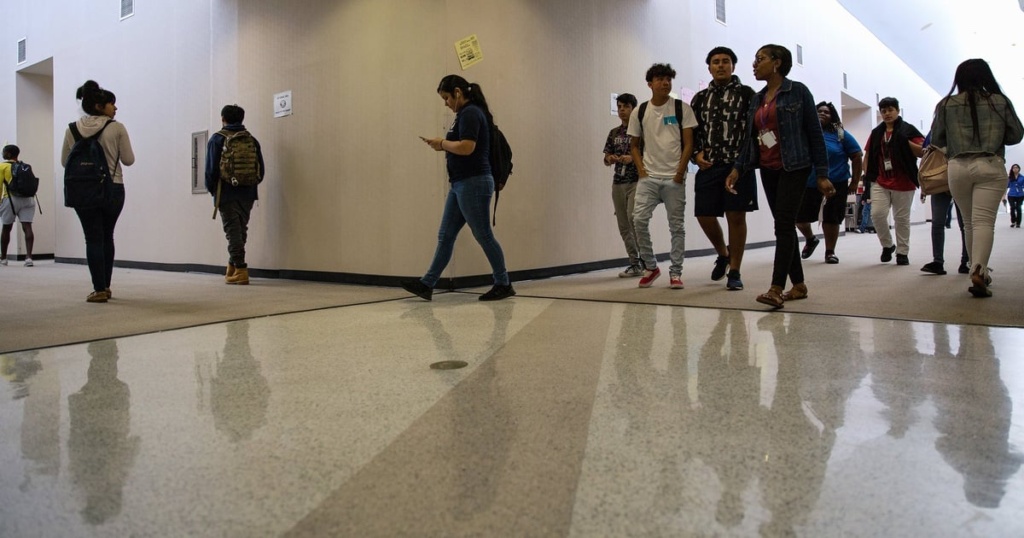 STAAR scores show high school students still lag in math