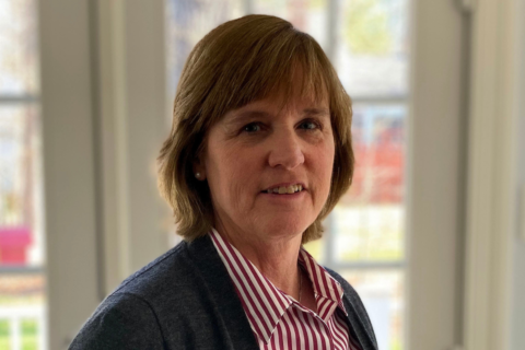 Alumni: UMassD’s Jan Reynolds ’82 honors parents, value of education with philanthropy