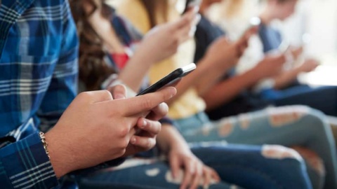 It’s time to ban smartphones in schools