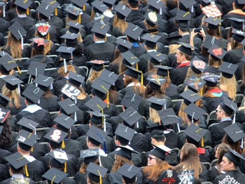 Our Favorite Places to Find Scholarships for High School Seniors