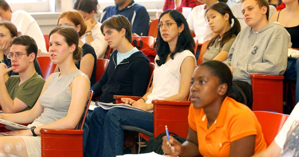 Do grades do more harm than good in assessing academic performance?