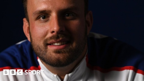 Para-athlete Aled Sion Davies opens up on mental health battle