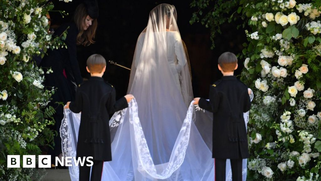 Meghan Markle’s Givenchy dress in detail
