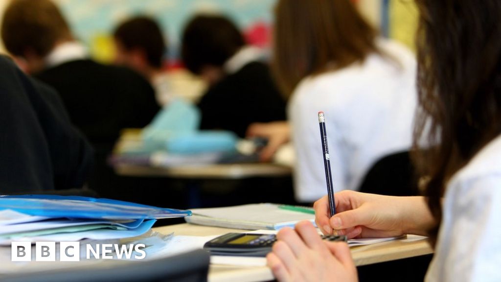 League tables changes ‘toxic’ for poor white schools League tables changes ‘toxic’ for poor white schools