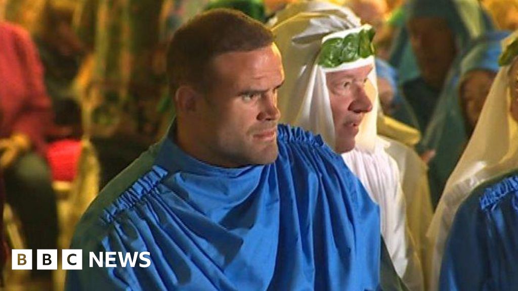 Rugby star Jamie Roberts joins Gorsedd Rugby star Jamie Roberts joins Gorsedd