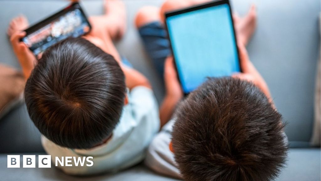 Free iPads for nearly 50,000 school pupils in Glasgow