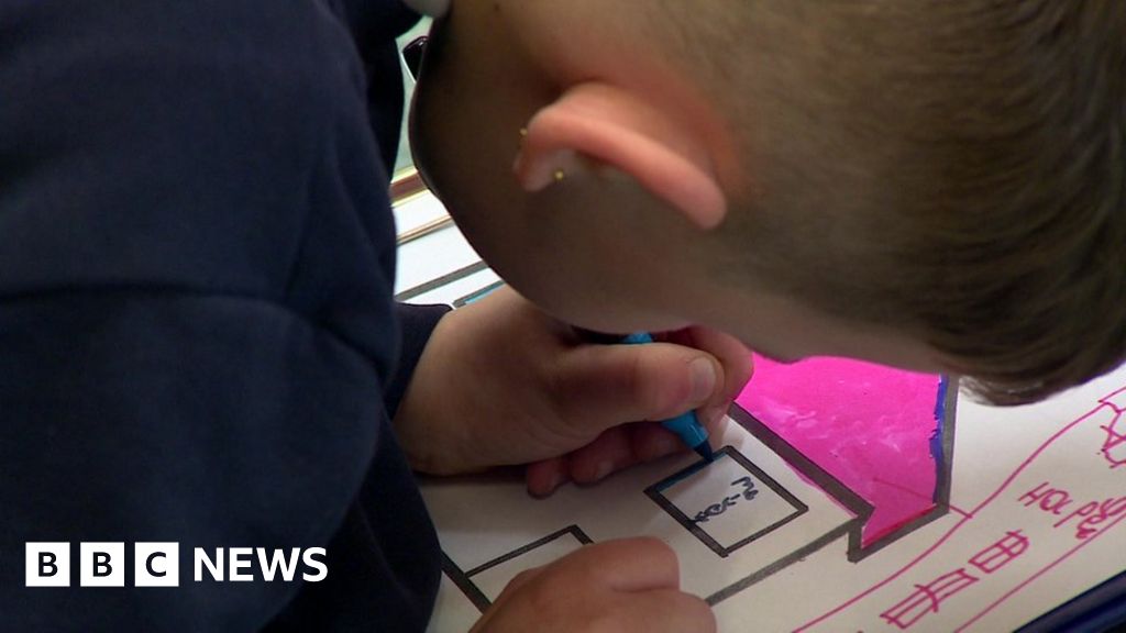 Calls about children witnessing domestic abuse ‘rise 25%’ Calls about children witnessing domestic abuse ‘rise 25%’