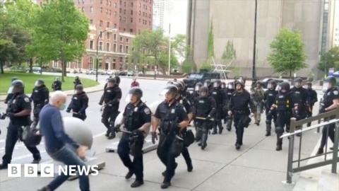 Buffalo police riot squad quit to back officers who shoved man